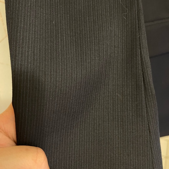 JoS A Bank Suit - Picture 2 of 8